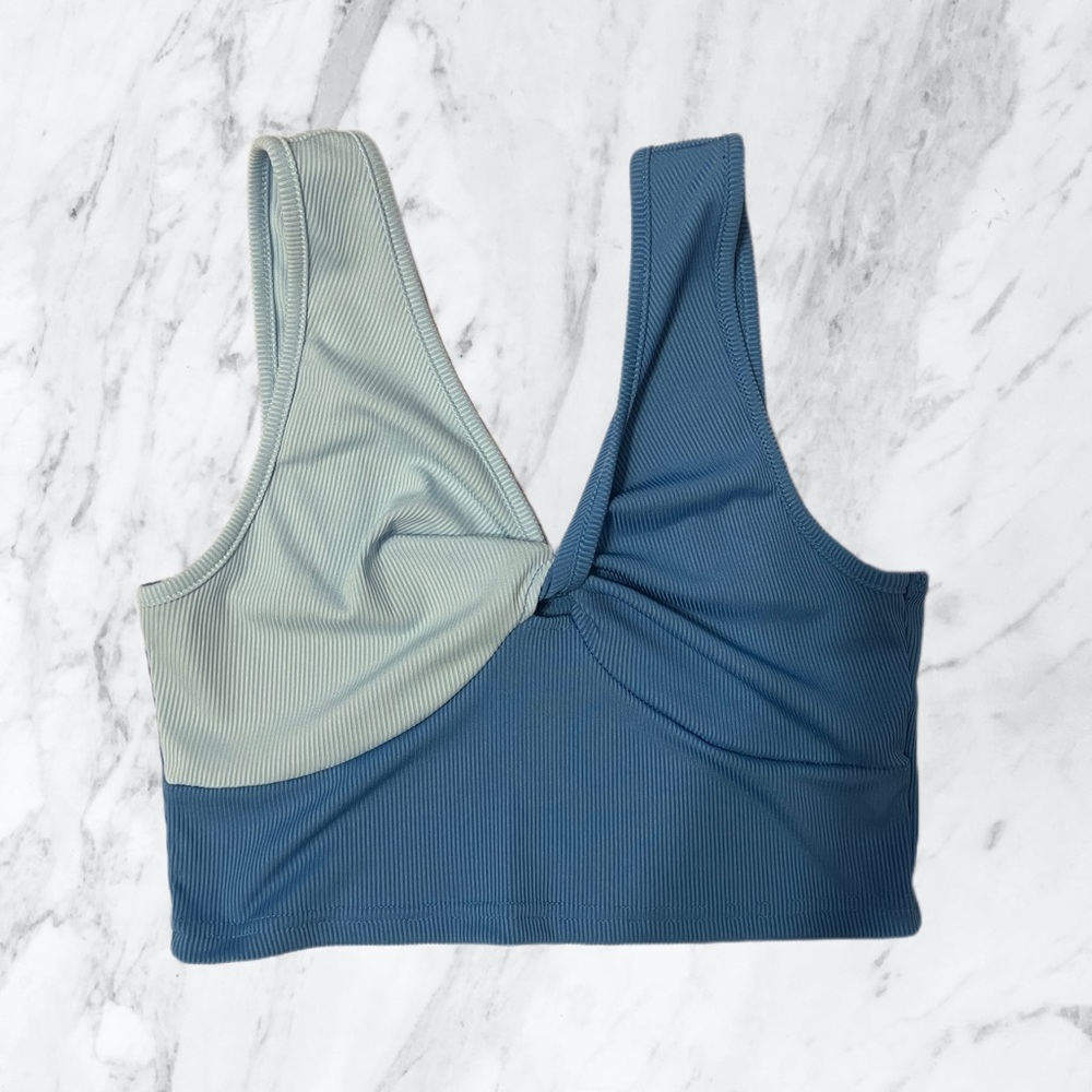 Two tone twist front crop tank top